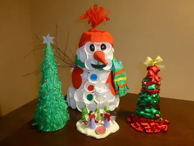 Zdjęcie Jak uszyć choinkę z materiału - proste kroki do pięknej dekoracji