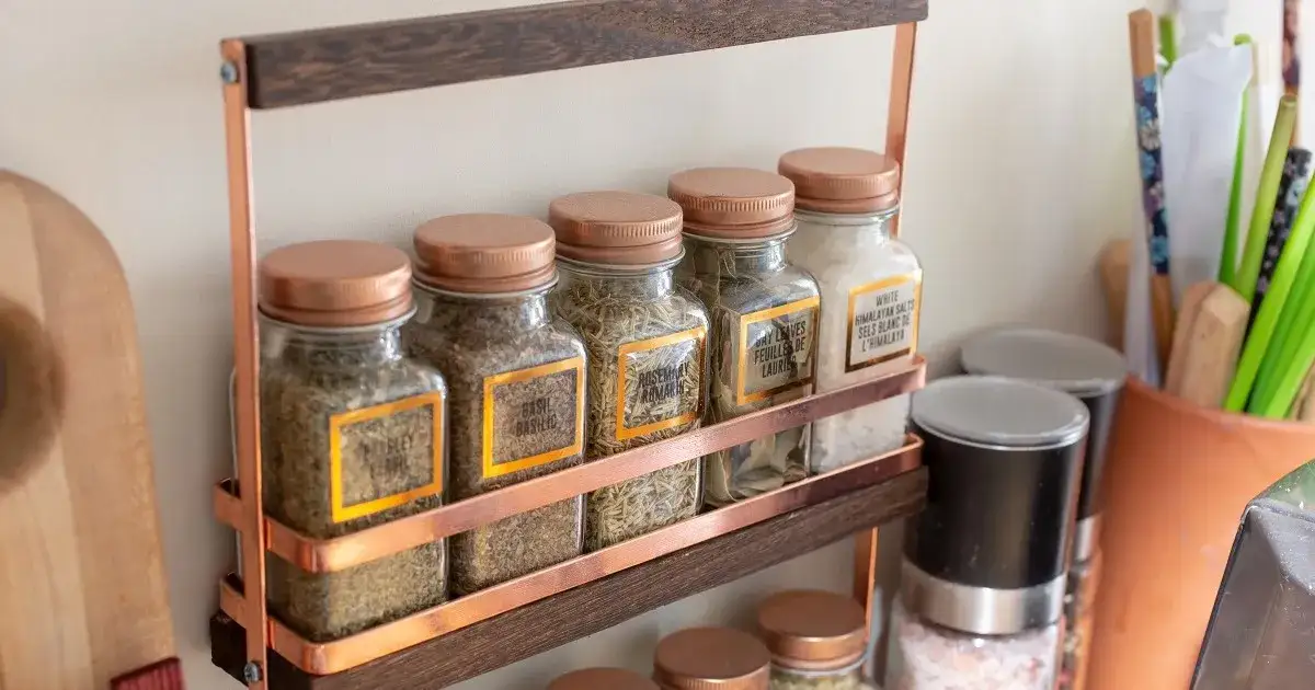 Zdjęcie Czy przyprawy mogą się przeterminować? Sprawdź, co musisz wiedzieć