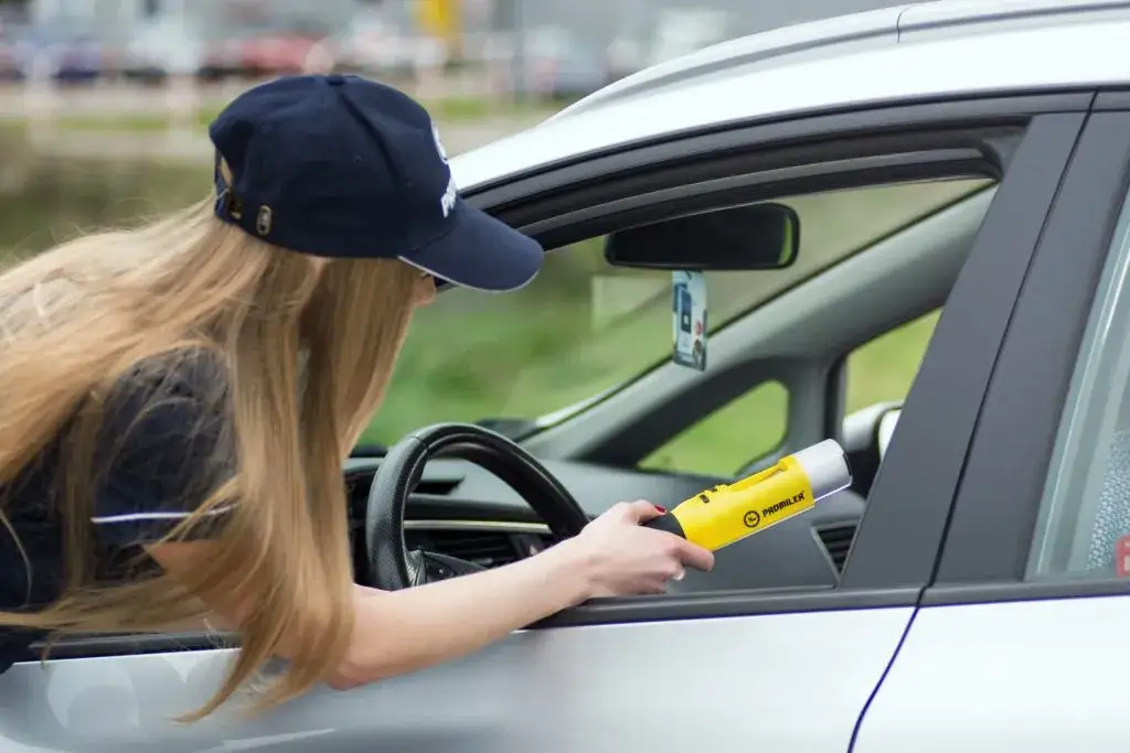 Zdjęcie Ile kosztuje kalibracja alkomatu? Sprawdź ceny i uniknij przepłacania