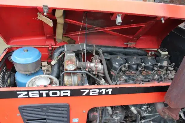 Zdjęcie Zetor 7211 ile ma koni? Wszystko o mocy, silniku i osiągach traktora