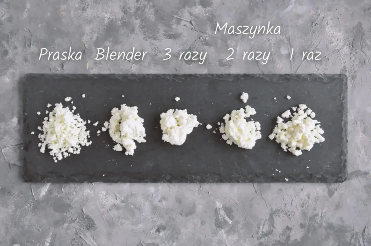 Twaróg na sernik: praska blender 3 razy, 2 razy, 1 raz. Maszynka 2 razy, 1 raz.