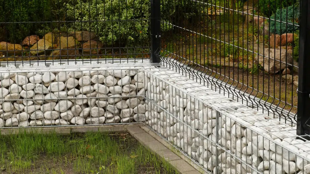 por&oacute;wnanie cen ogrodzeń panelowych siatkowych betonowych