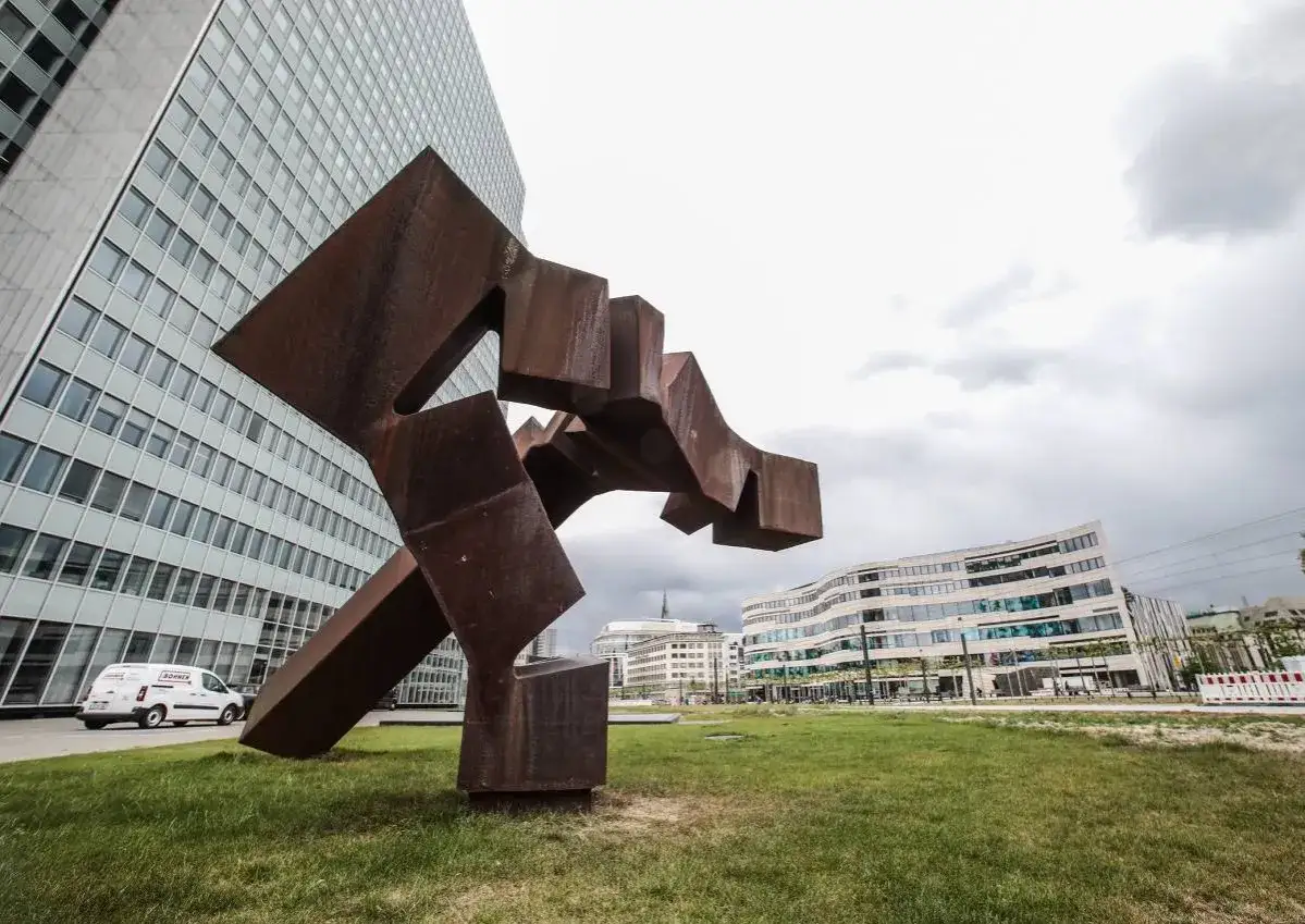 Eduardo Chillida Skulpturen Beispiele