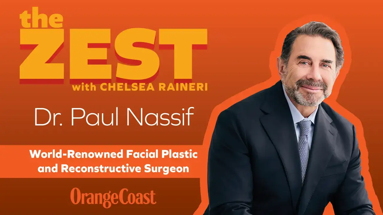 Dr. Paul Nassif, światowej sławy chirurg plastyczny, uśmiecha się. Na ekranie widnieje napis 