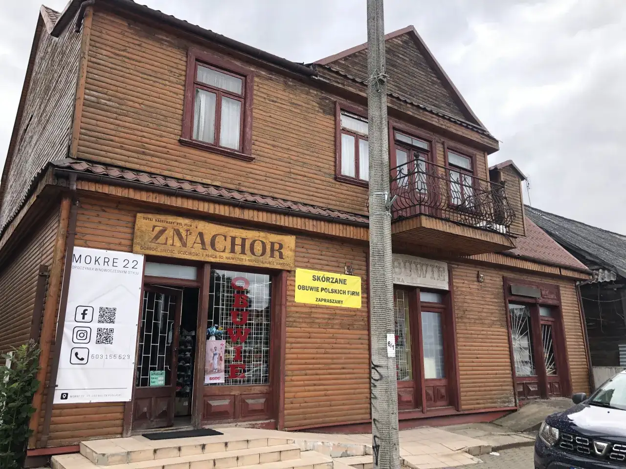 Drewniany budynek, gdzie nagrywali 