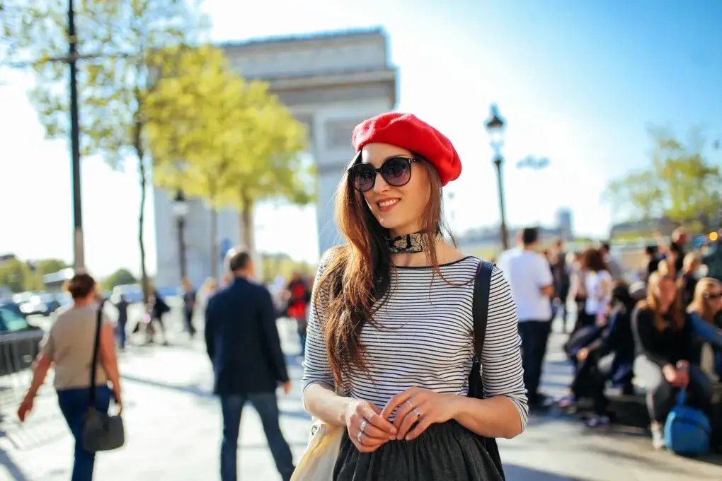 Paryski styl moda beret apaszka
