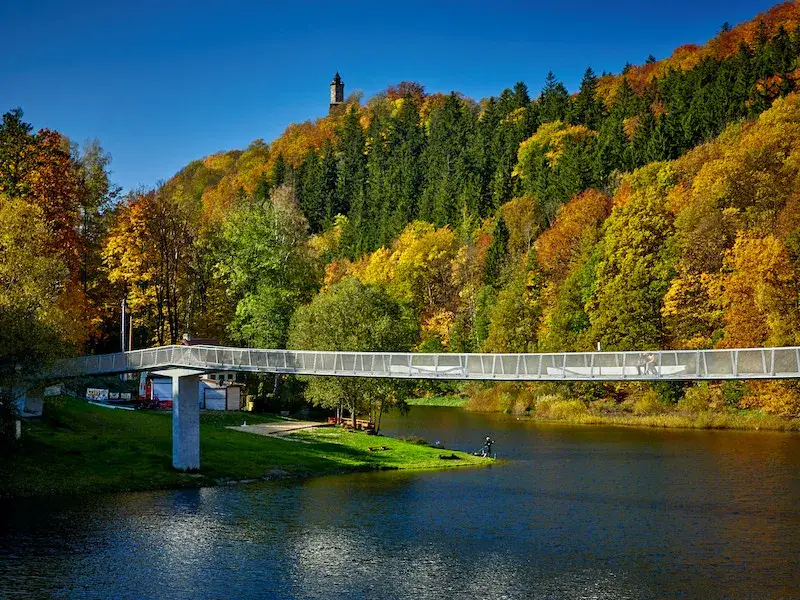Zamek Grodno nad Jeziorem Bystrzyckim