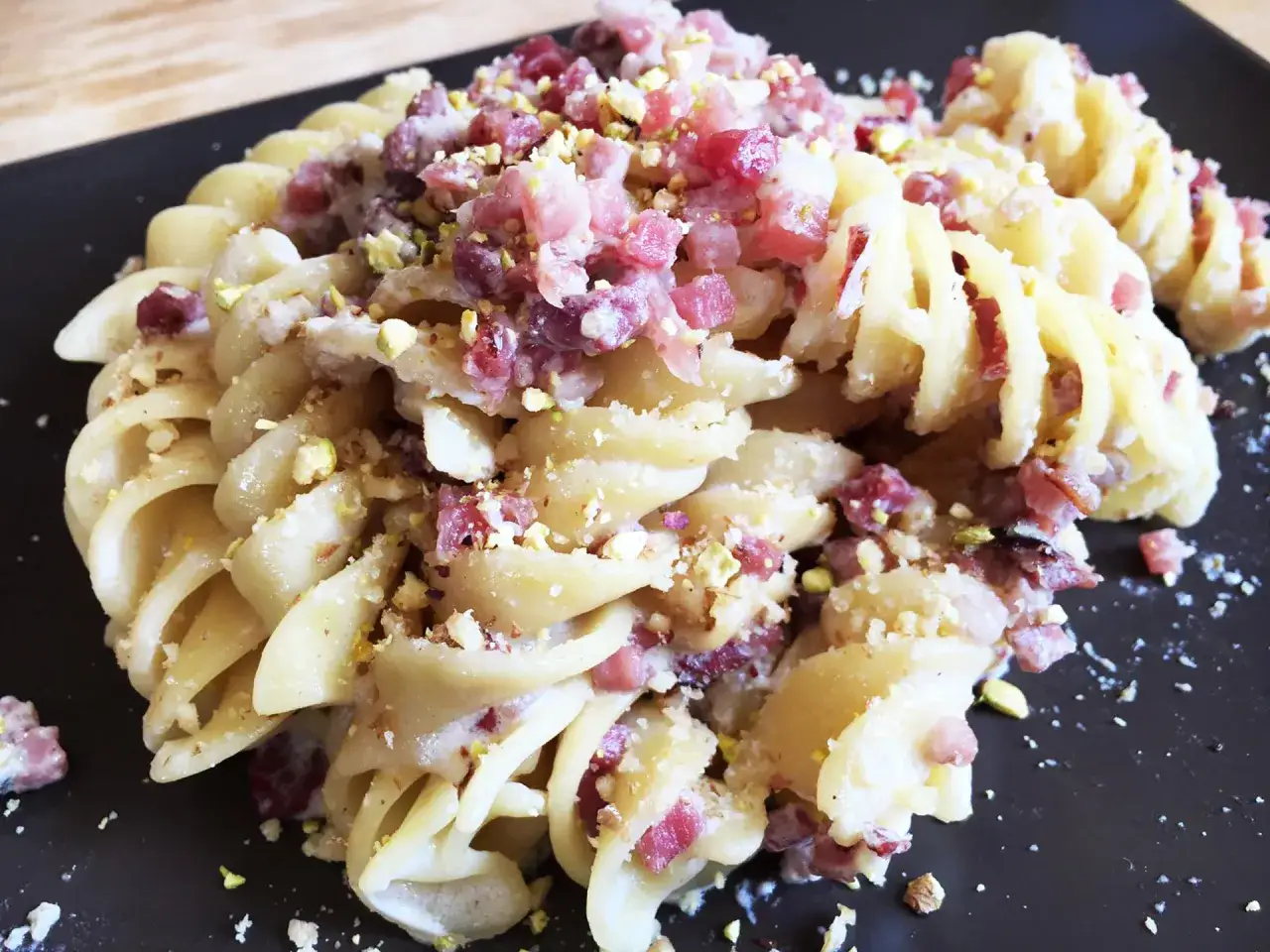 ingredienti pasta panna speck