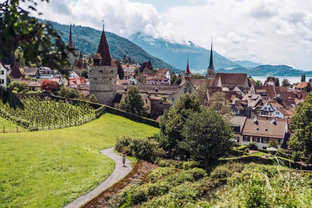 najpiękniejsze miasteczka Szwajcarii kolorowe domy