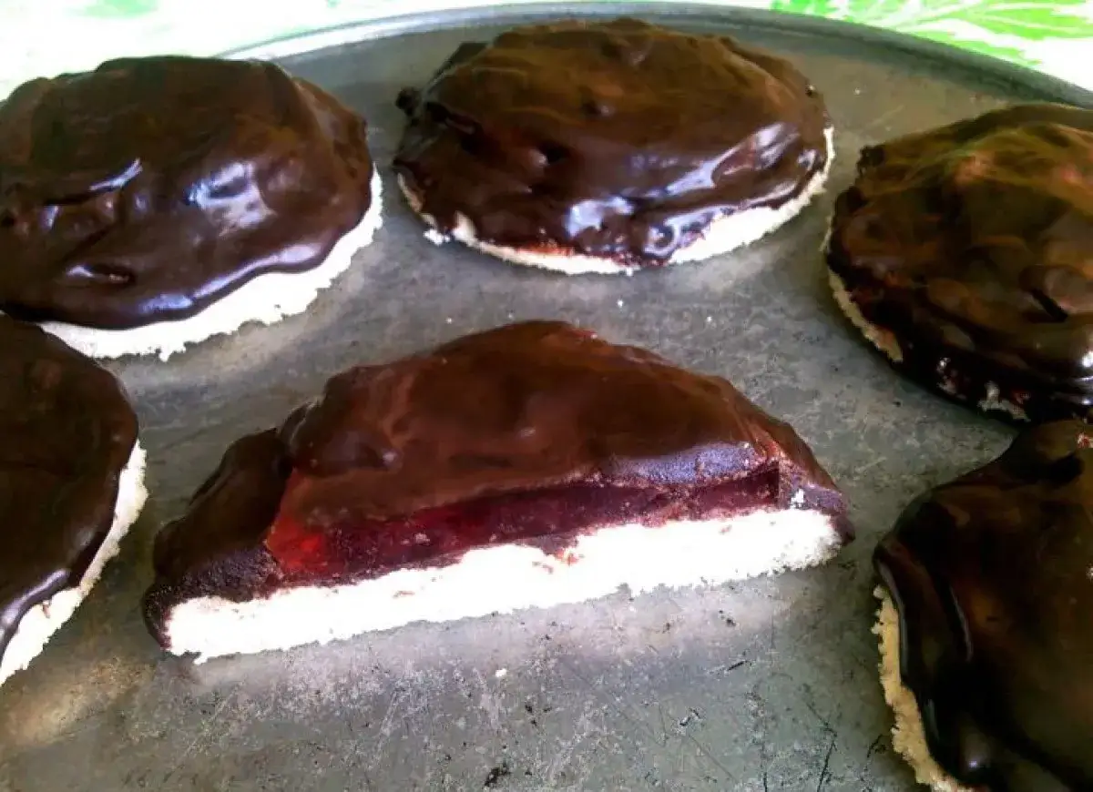 domowe delicje z galaretką i czekoladą