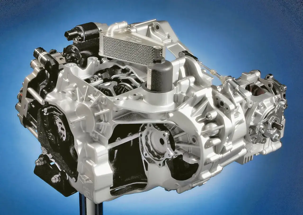 Przekr&oacute;j skrzyni bieg&oacute;w DSG 7-stopniowej. Wymiana oleju co ile? Zobacz wnętrze mechanizmu.