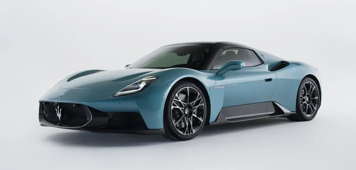 Maserati samoch&oacute;d og&oacute;lny wygląd