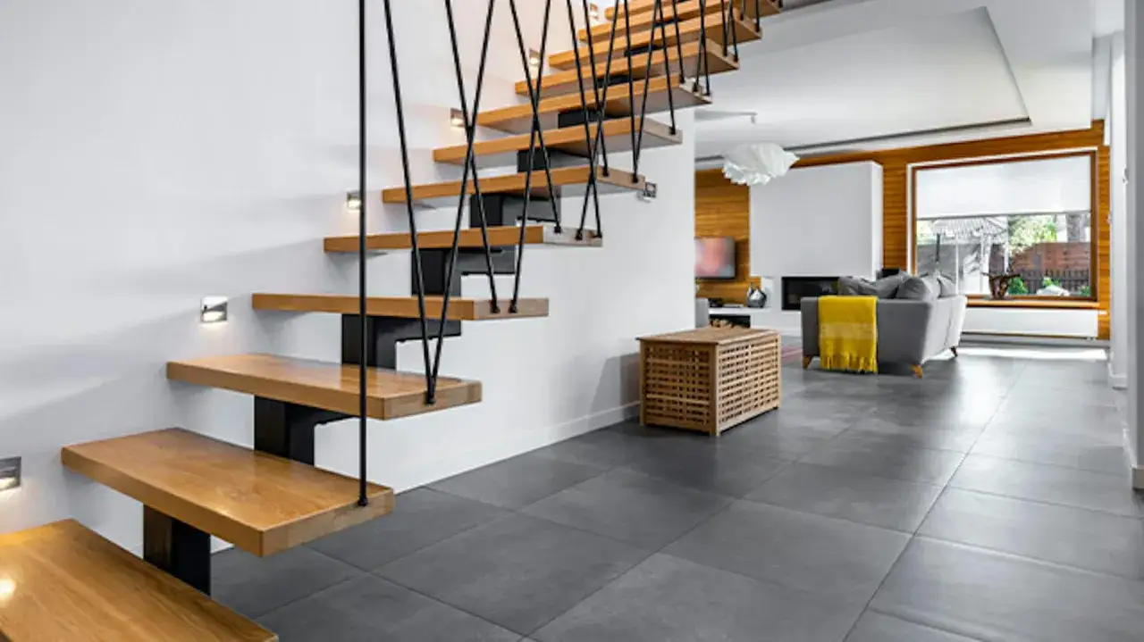 Schody w nowoczesnym domu jednorodzinnym