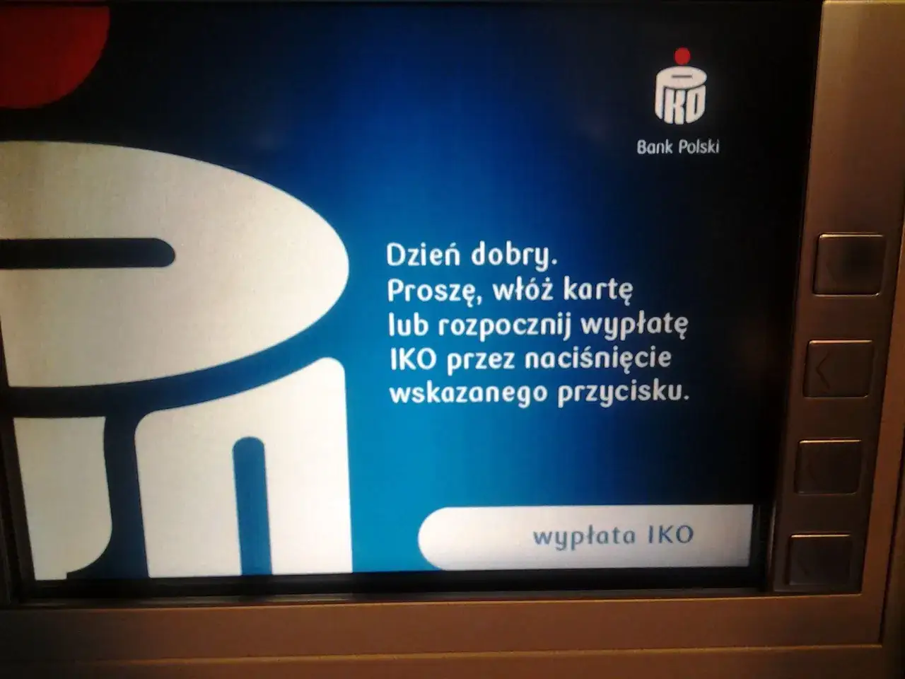 Ekran bankomatu PKO BP z logo i napisem 