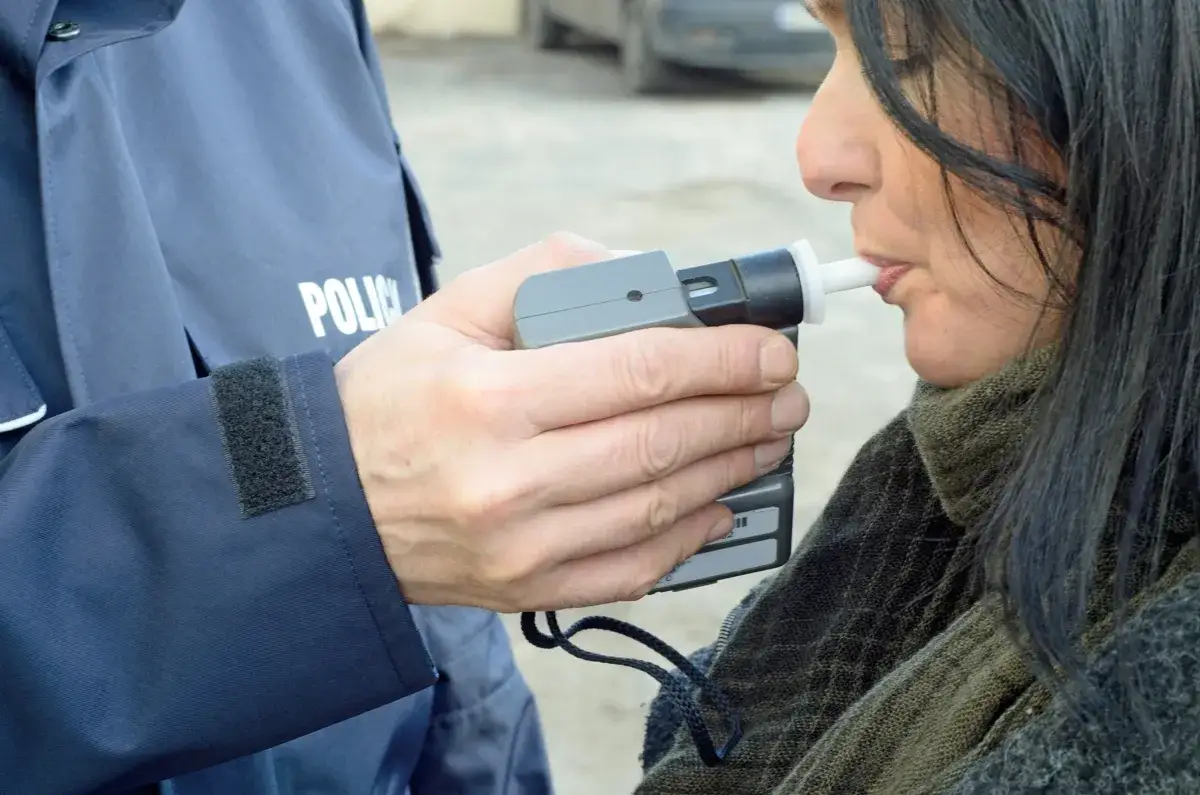 osoba zdezorientowana alkomatem, problem z alkomatem