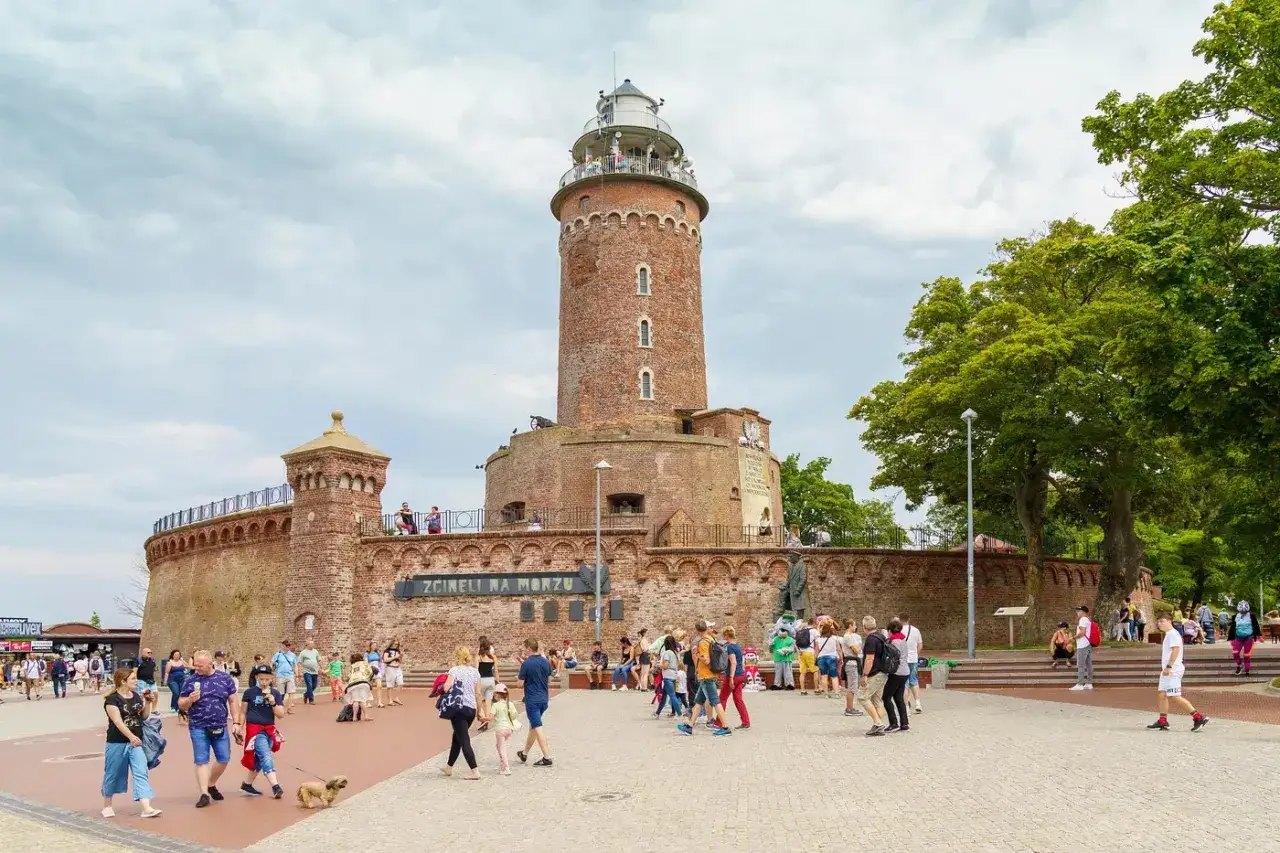 Kołobrzeg molo latarnia morska panorama