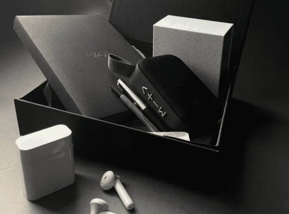 eleganckie gadżety biurowe i drobne kosmetyki prezenty