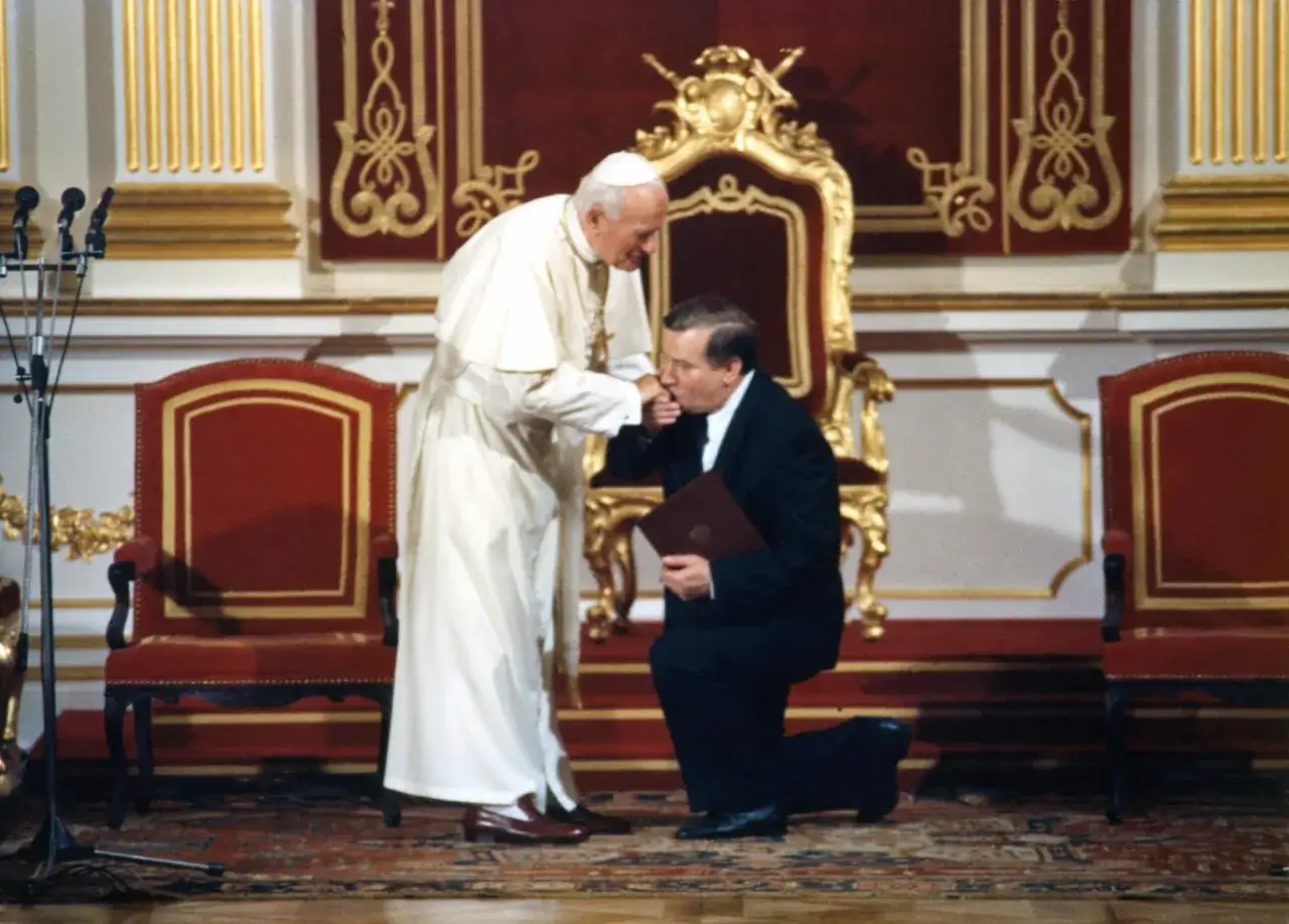 Lech Wałęsa i Jan Paweł II spotkanie