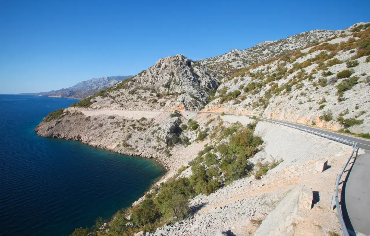 Zdjęcie Najlepsze trasy motocyklowe w Chorwacji: unikaj najgorszych błędów