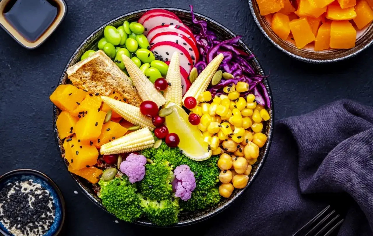 przykładowe posiłki z białkiem roślinnym