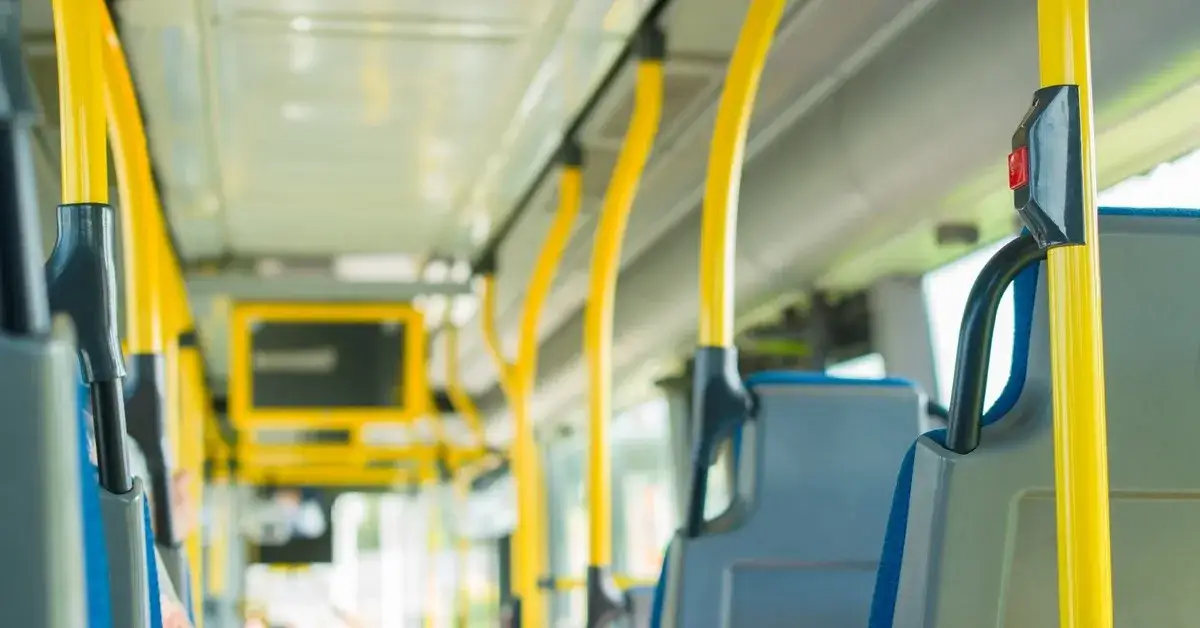 Uczeń korzystający ze zniżek w transporcie publicznym