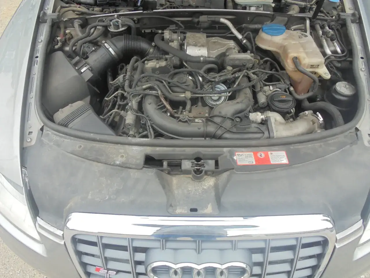 Audi A6 C6 na drodze