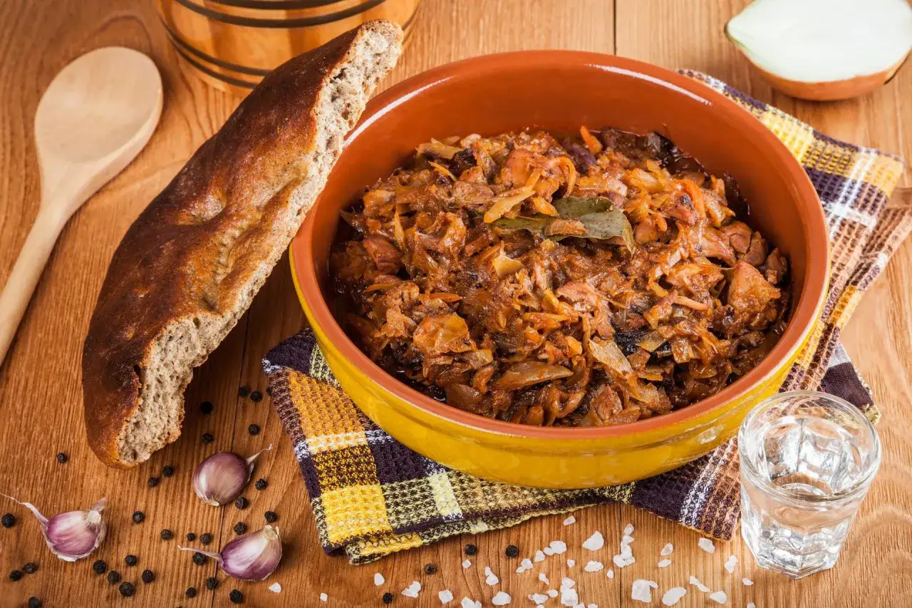 Zdjęcie Ile kcal ma bigos? Zaskakująca prawda o wartości energetycznej