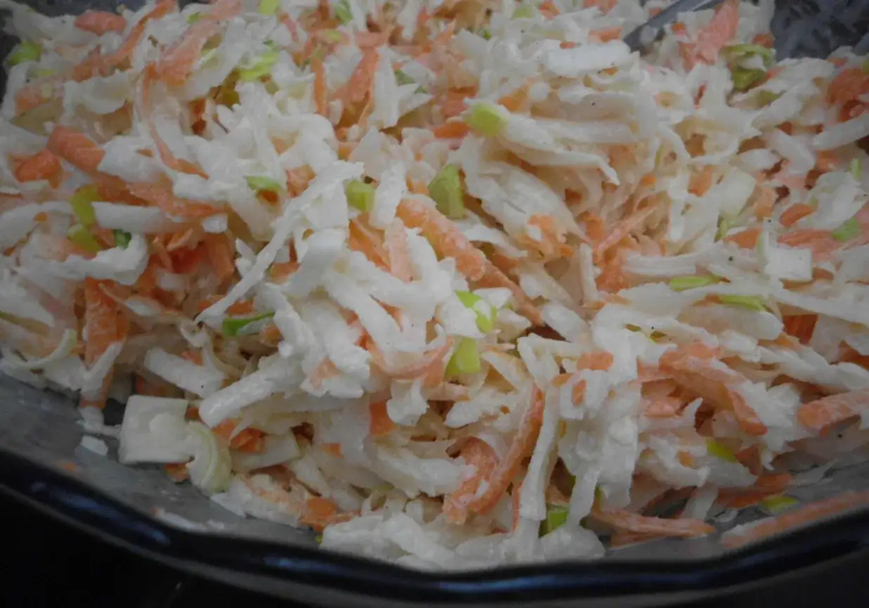 Zdjęcie Jak zrobić surówkę z białej rzodkwi, która zachwyci smakiem i zdrowiem