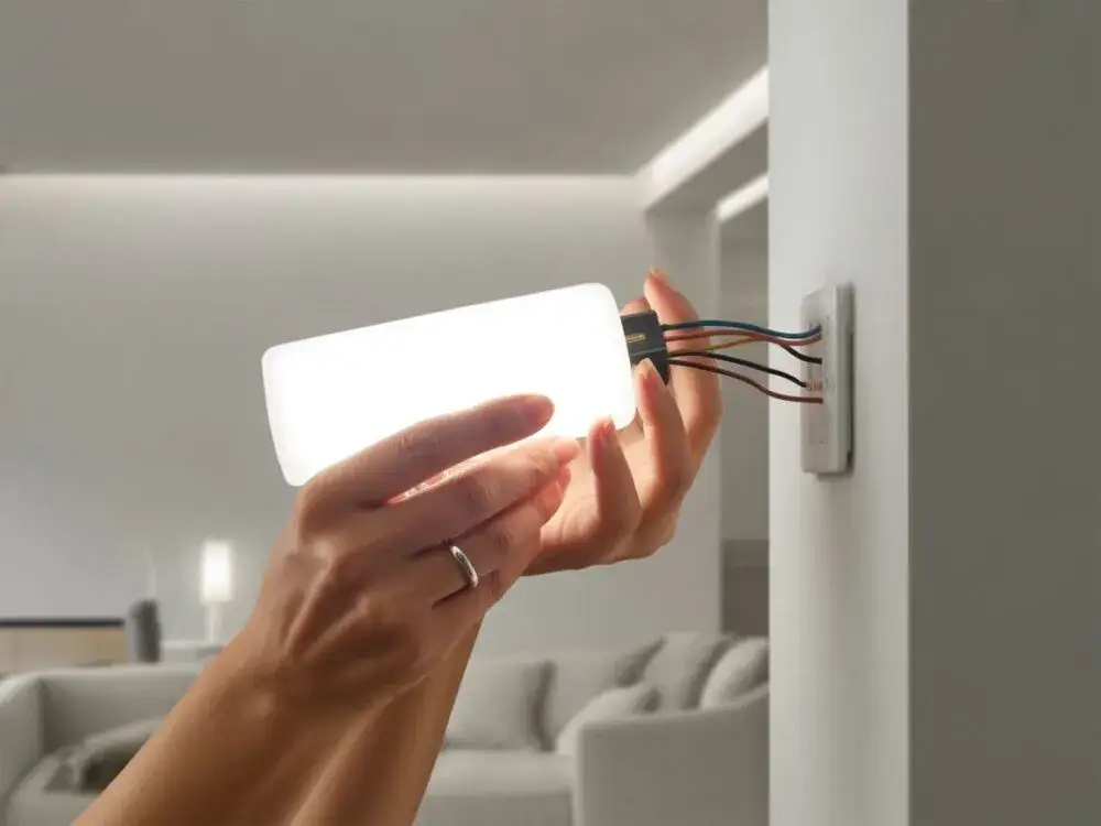 narzędzia elektryczne do montażu włącznika światła