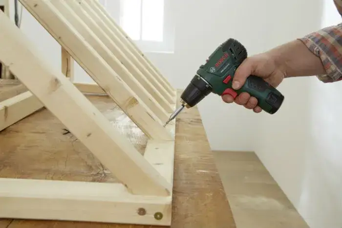 Zdjęcie Jak zrobić stojak na rowery z drewna - proste kroki i porady