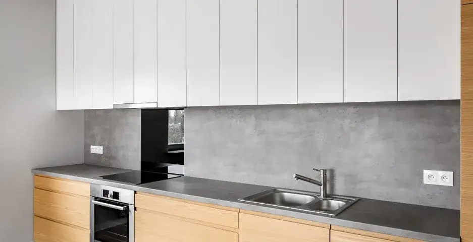 Zdjęcie Na jakiej wysokości gniazdka nad blatem? Bezpieczne i wygodne rozwiązania