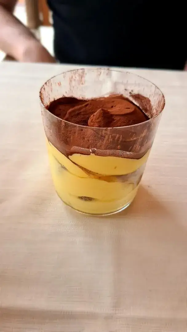 Zdjęcie Tiramisu co to znaczy? Poznaj znaczenie i historię tego deseru
