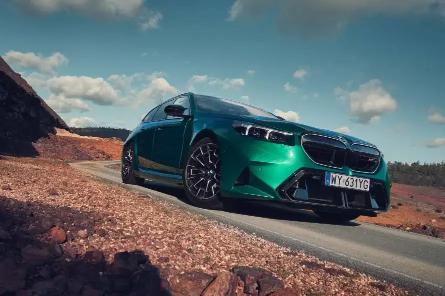Zdjęcie BMW M5 ile do setki – zaskakujące osiągi różnych modeli