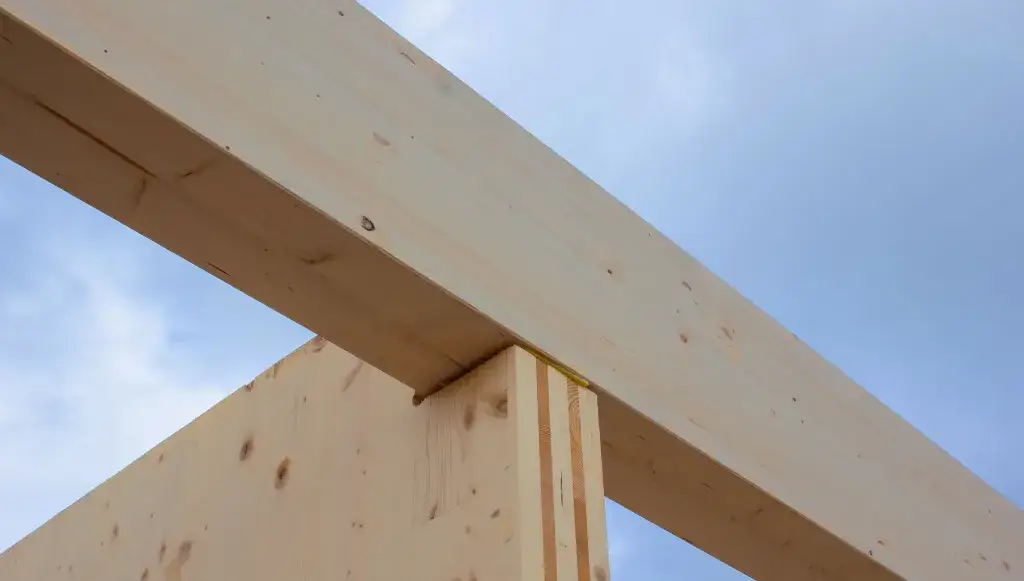 Zdjęcie Jakie belki na strop drewniany? Wybierz najlepsze rozwiązanie dla swojego projektu