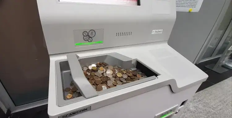 Zdjęcie Gdzie znaleźć maszynę do monet NBP? Szybki przewodnik dla kolekcjonerów