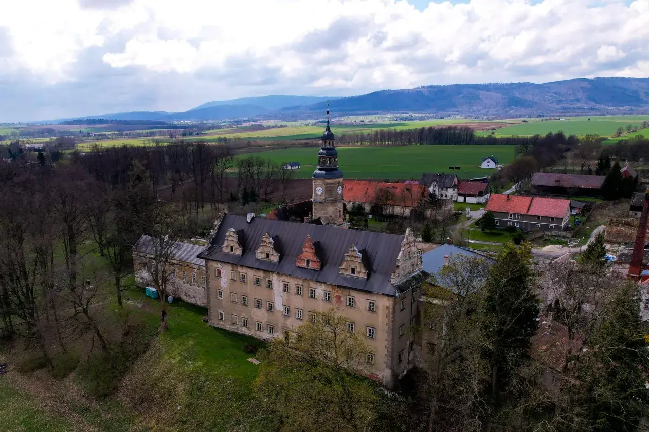 Zdjęcie Pałac w Gorzanowie zwiedzanie: godziny otwarcia i atrakcje czekają