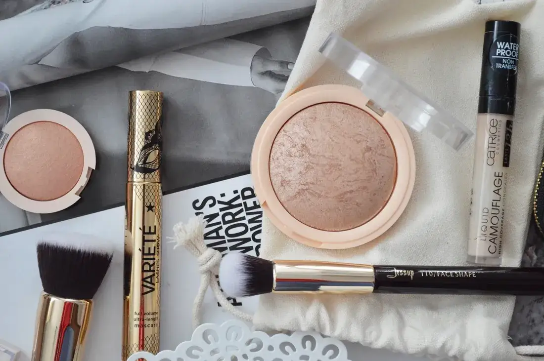 Podstawowe kosmetyki do makijażu dla początkujących