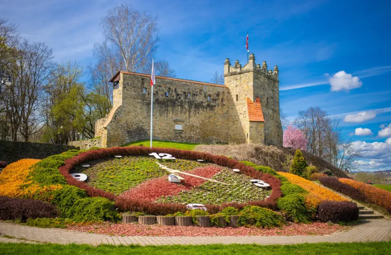 Rynek Nowy Sącz ratusz bazylika