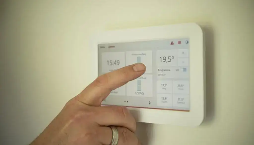 Prawidłowe ustawienie nawiewu klimatyzacji, zdrowa temperatura w pomieszczeniu