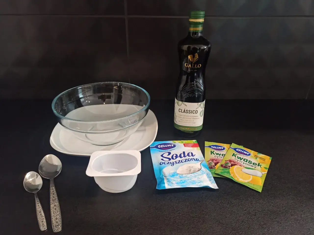 Reakcja chemiczna soda kwas bąbelki