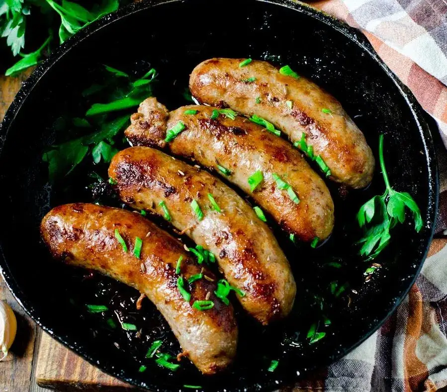 grillowana kiszka ziemniaczana z dodatkami