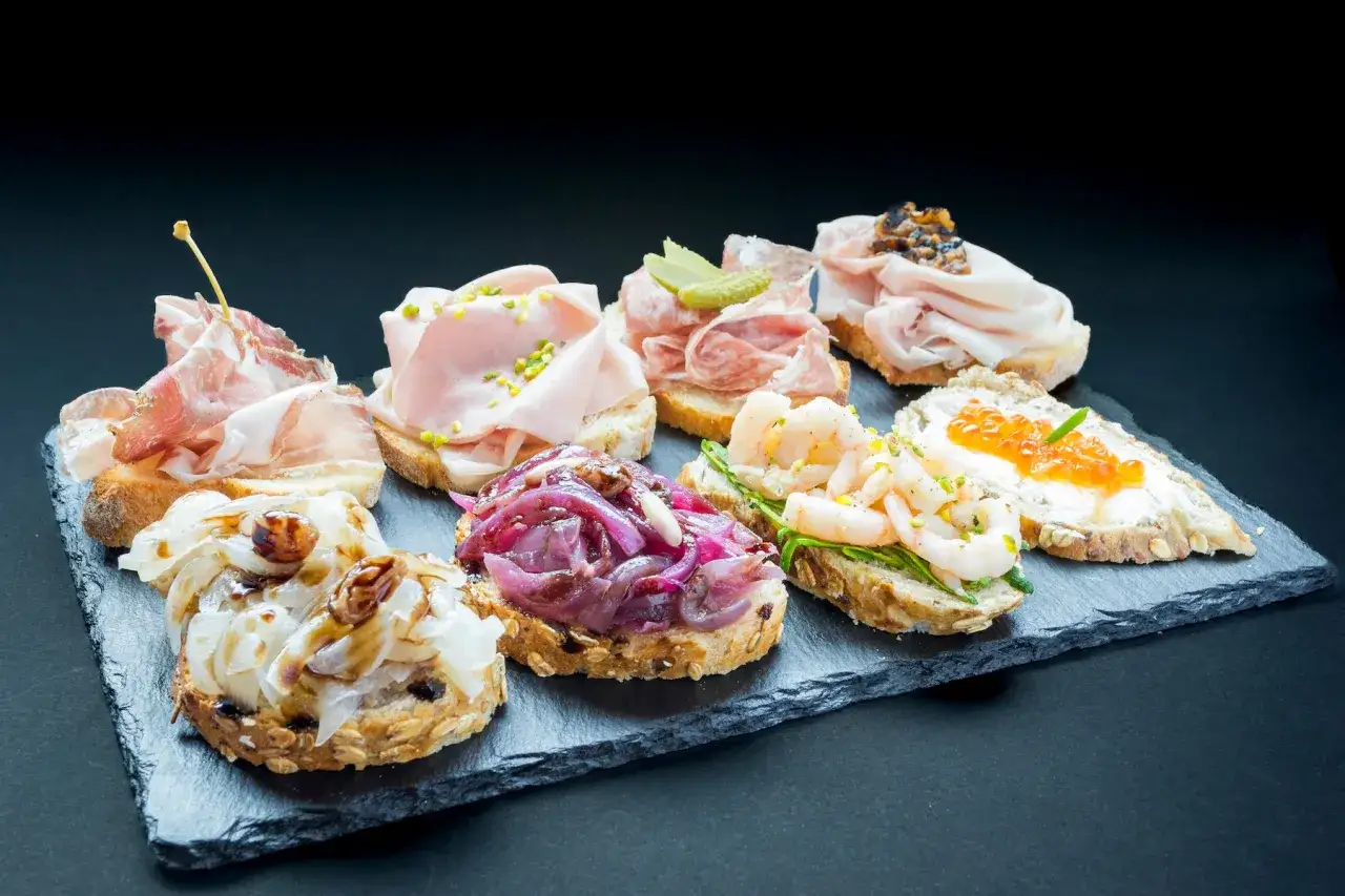 Cicchetti di pesce veneziani assortiti