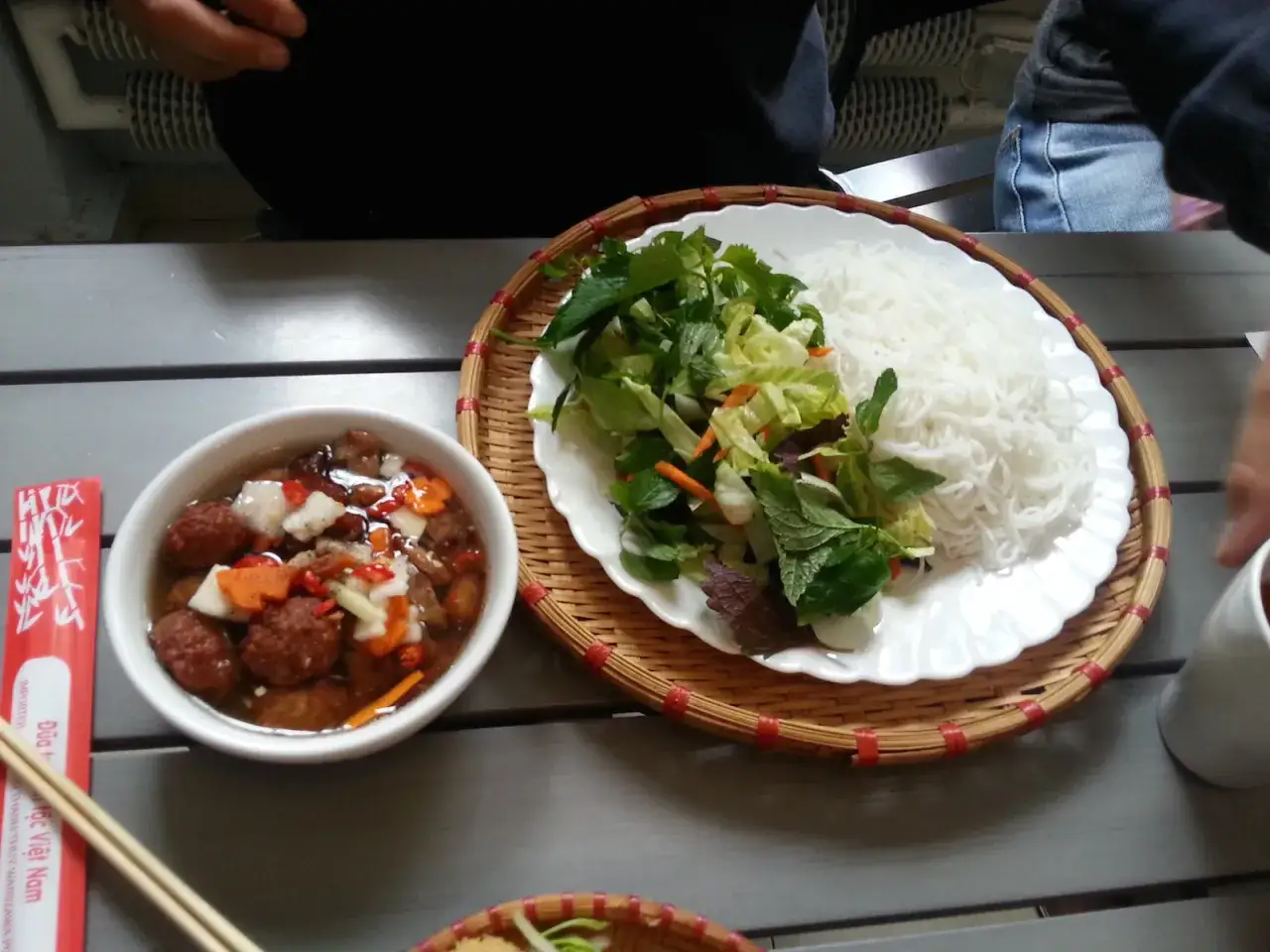 Tanie jedzenie w Warszawie, bar mleczny, street food, pho