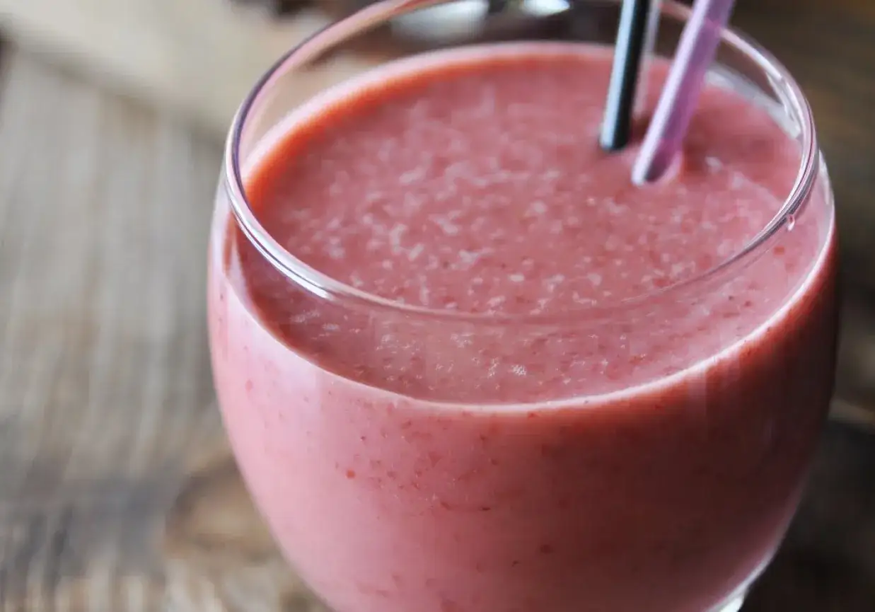 składniki na koktajl z mlekiem migdałowym