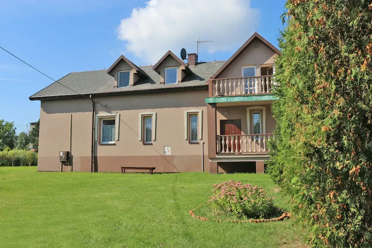 Dom Seniora Goldental widok ogólny z ogrodem