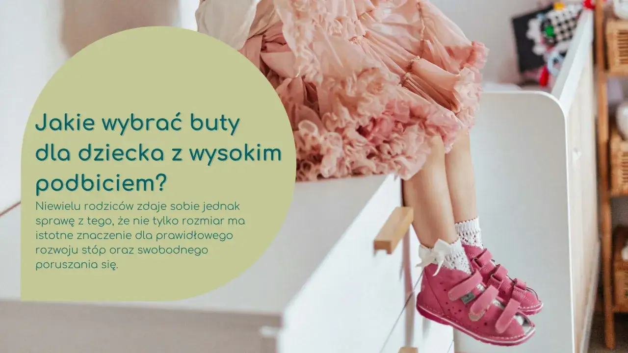 Różowe sandałki dla dziecka z wysokim podbiciem, idealne do swobodnego poruszania się.