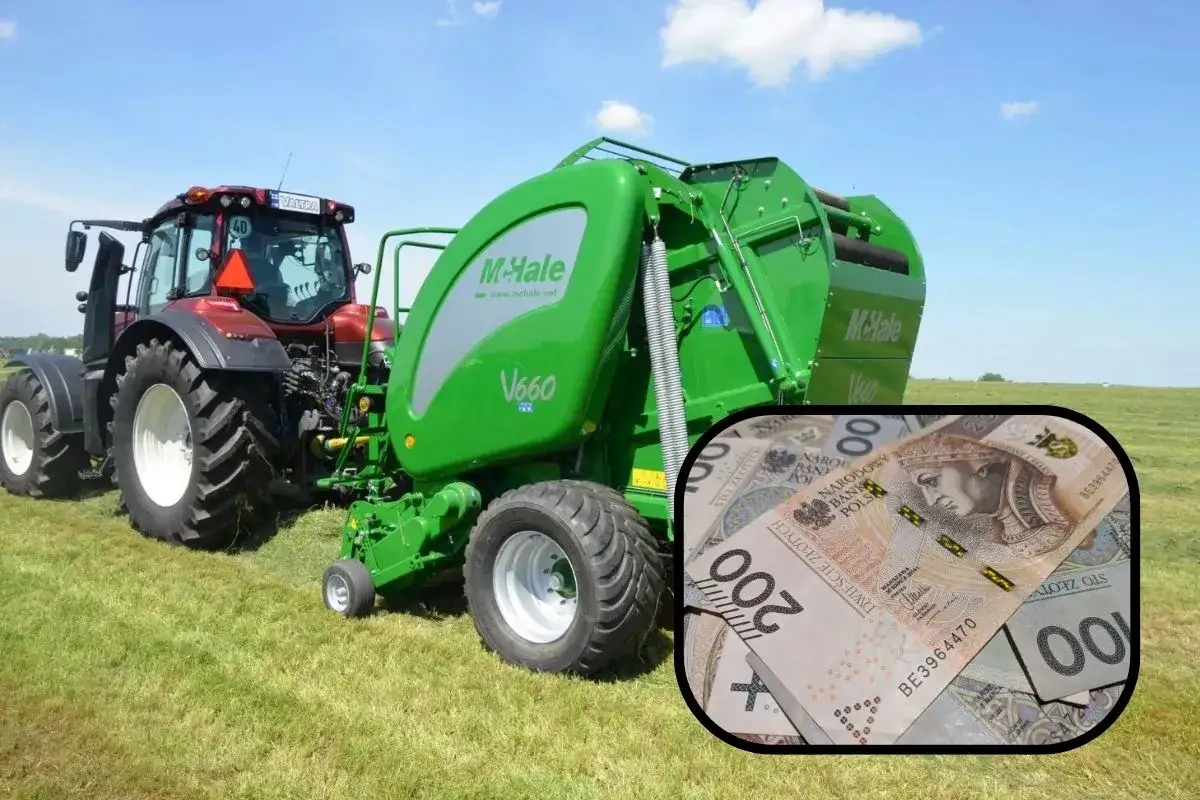 Czerwony traktor i zielona prasa belująca McHale V660 na łące. W rogu widać polskie banknoty, sugerujące pytanie: ile kosztuje ciągnik rolniczy?