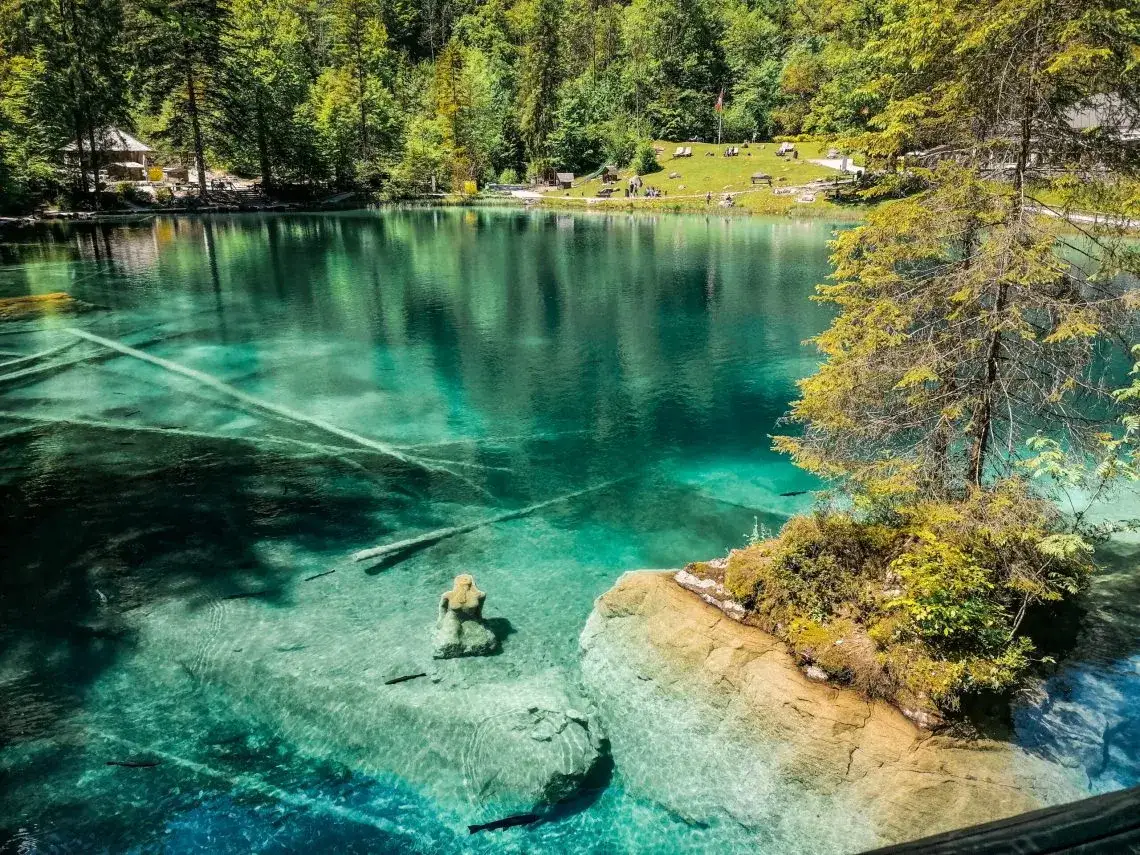 najpiękniejsze jeziora Szwajcarii turkusowa woda