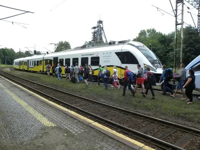 Remonty tor&oacute;w kolejowych lub autobus komunikacji zastępczej