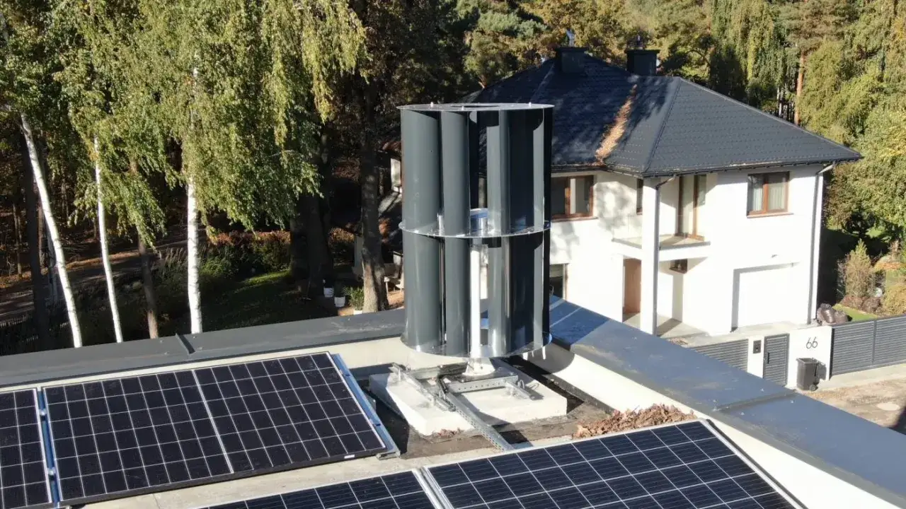 Panele fotowoltaiczne na dachu magazyn energii